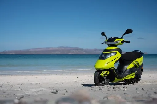 Rental scooters in La Paz
